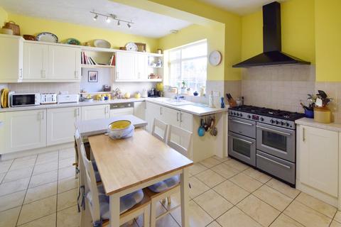 4 bedroom detached bungalow for sale, Hollywood Lane, Wainscott, Rochester, ME3