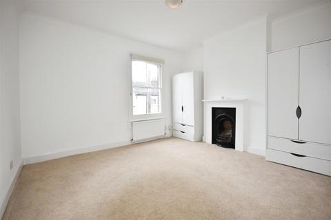 35 Braemar Road, Brentford, TW8 0NS
