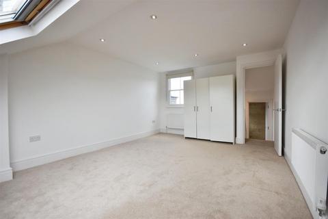 35 Braemar Road, Brentford, TW8 0NS