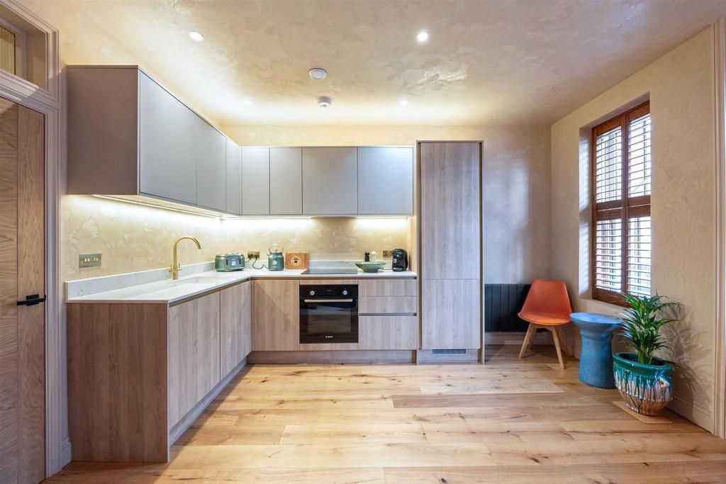 7 C Queen Sq Kitchen.jpeg