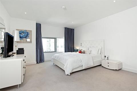 3 bedroom flat for sale, Marsh Wall London E14