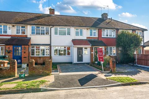 3 bedroom terraced house to rent, Gaston Way, Shepperton, TW17