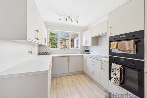4 bedroom detached house for sale, Fallowfield, Sittingbourne, Kent, ME10 4UZ