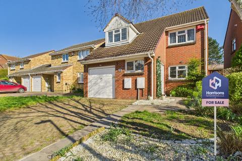 4 bedroom detached house for sale, Fallowfield, Sittingbourne, Kent, ME10 4UZ