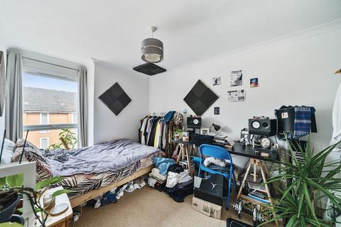 6 Conifer Close, Winchester, SO22 6SH