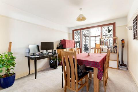 4 bedroom semi-detached house for sale, Bradford Drive, Epsom