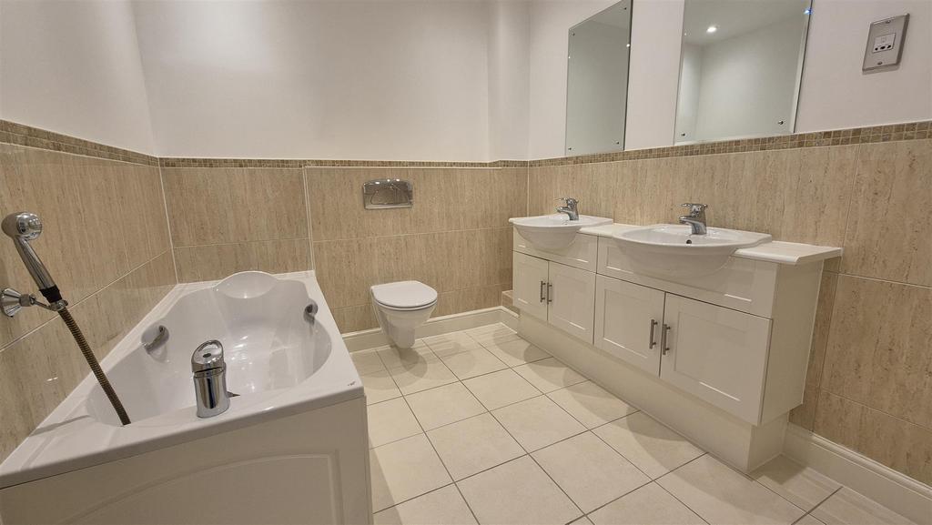 Master Ensuite