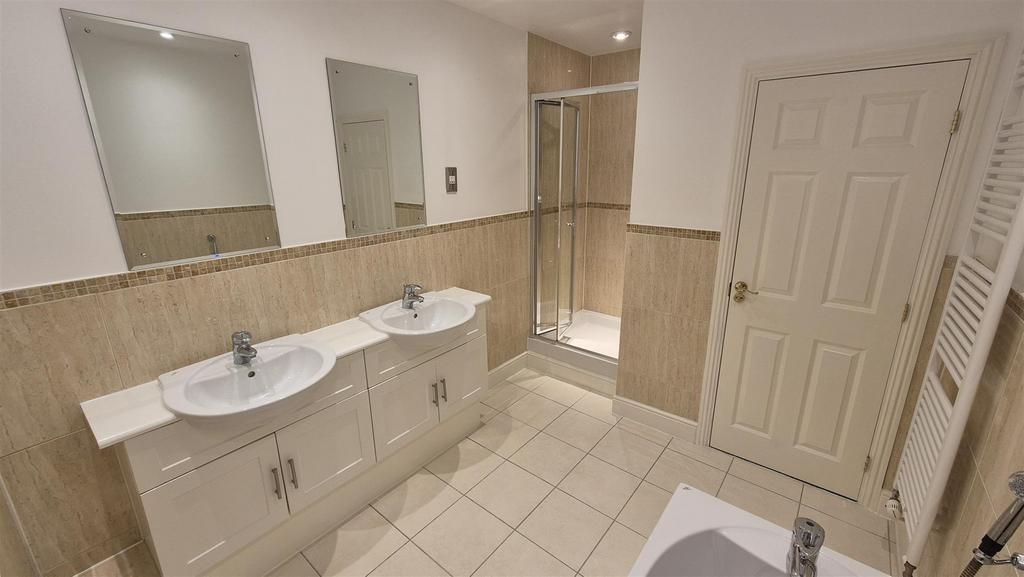 Master Ensuite