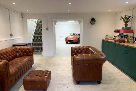 3 bedroom cottage for sale, Bradford Road, Melksham, SN12
