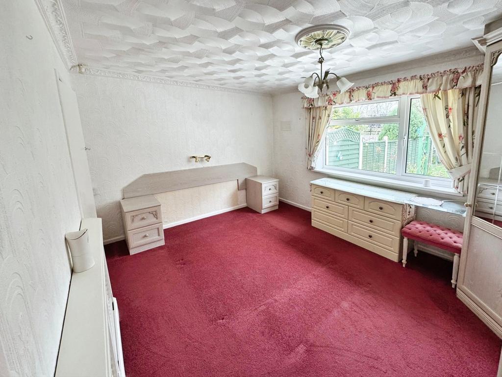 Bedroom (rear)