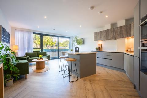 2 bedroom apartment for sale, Martello Road South, Canford Cliffs, Poole, Dorset, BH13