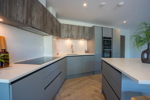 2 bedroom apartment for sale, Martello Road South, Canford Cliffs, Poole, Dorset, BH13