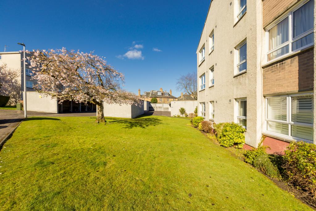 73328 West Crt-023