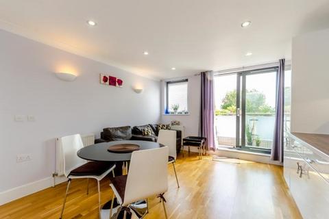 2 bedroom flat for sale, Carmichael Road, London, SE25