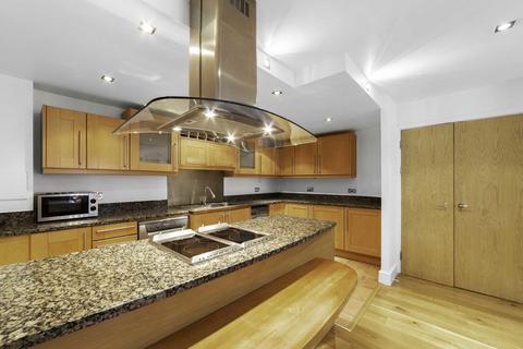 2 bedroom flat to rent, Millharbour, London E14