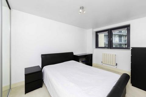 2 bedroom flat to rent, Millharbour, London E14