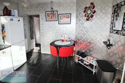 2 bedroom semi-detached bungalow for sale, Derwent Road Bolton, Bradford, West Yorkshire, BD2 4HR