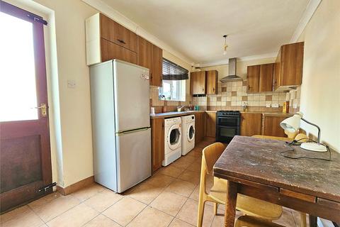 3 bedroom end of terrace house to rent, St. Michaels Road, Woking, Surrey, GU21