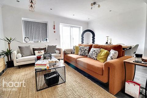 3 bedroom semi-detached house for sale, Kempston Road, Bedford