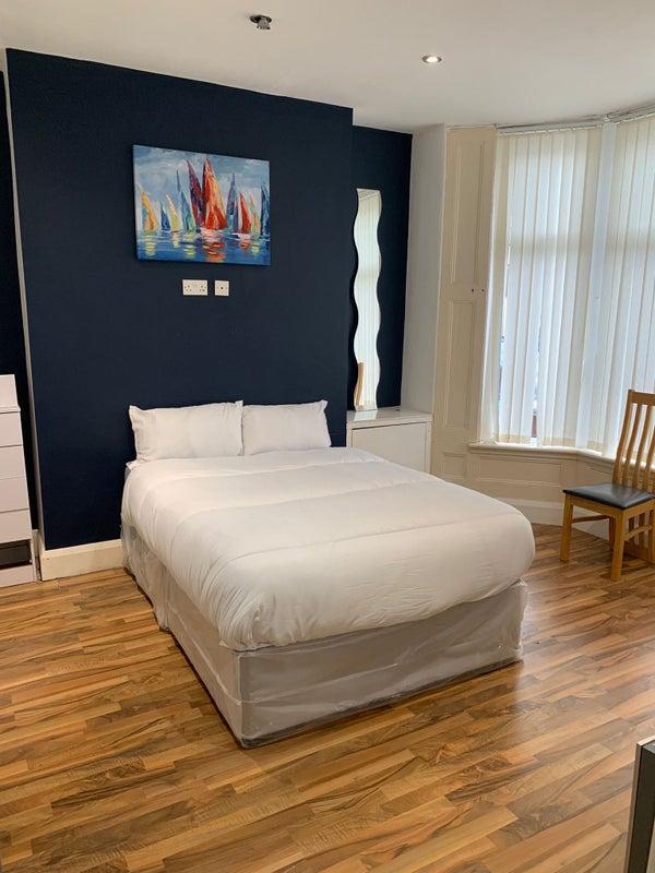Room 5   available