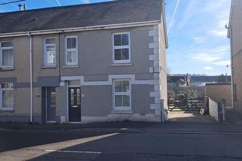 18 Blaenau Road, Llandybie, Ammanford, SA18 3YR