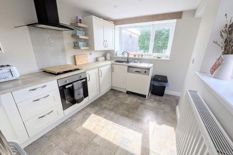 18 Blaenau Road, Llandybie, Ammanford, SA18 3YR
