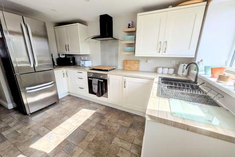 18 Blaenau Road, Llandybie, Ammanford, SA18 3YR