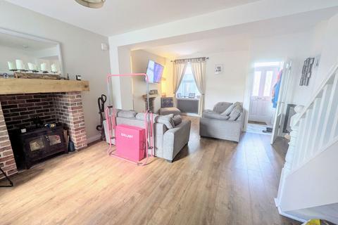 18 Blaenau Road, Llandybie, Ammanford, SA18 3YR