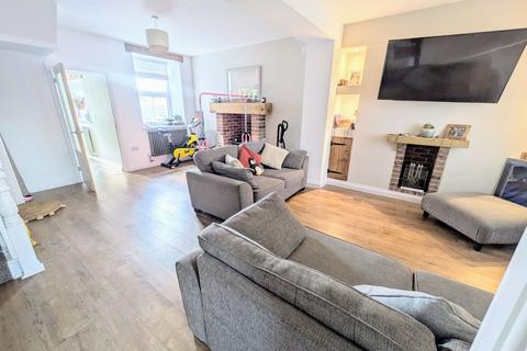 18 Blaenau Road, Llandybie, Ammanford, SA18 3YR