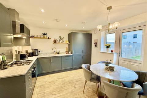 2 bedroom semi-detached house for sale, Swallow Gate, Saxilby