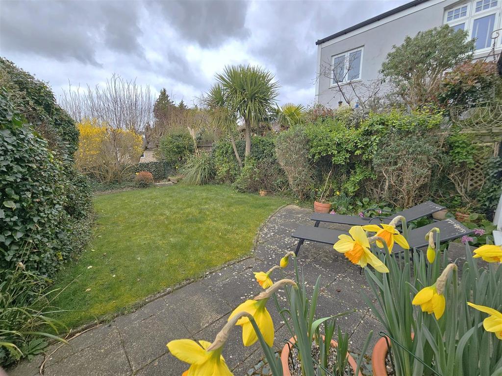 Garden 2.jpg