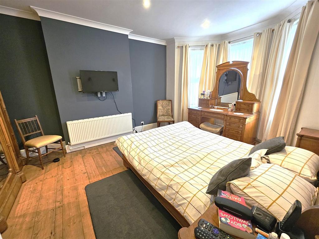 Master Bedroom.jpg