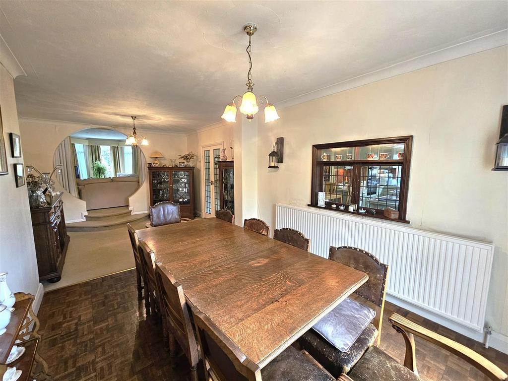 Dining Room 2.jpg