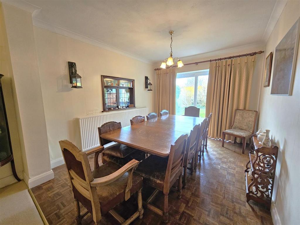 Dining Room.jpg