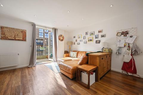 2 bedroom flat for sale, Rosenburg Road, Acton