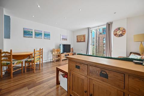 2 bedroom flat for sale, Rosenburg Road, Acton
