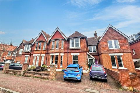 3 bedroom flat for sale, Hartfield Road, Eastbourne
