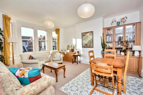 3 bedroom flat for sale, Hartfield Road, Eastbourne
