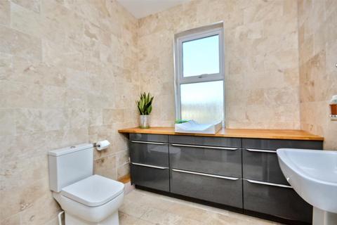 3 bedroom flat for sale, Hartfield Road, Eastbourne