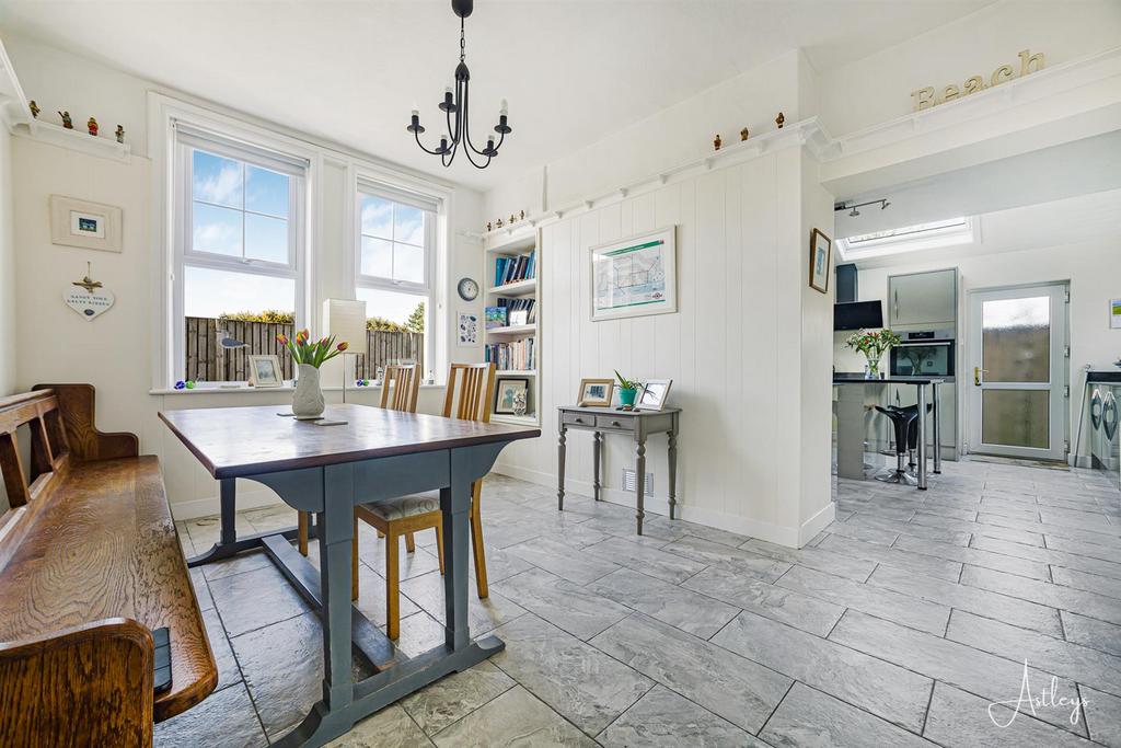 Breakfast Room