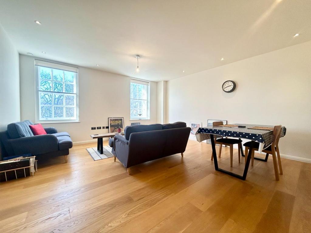 Living Room.jpg