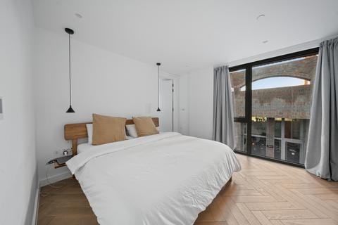 3 bedroom flat to rent, Maple Path, London E5