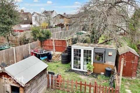 54 Grantham Gardens, Romford, RM6 6HJ