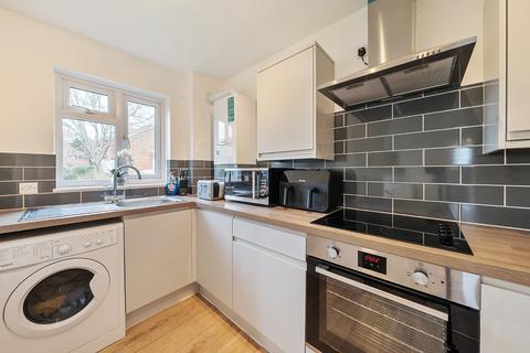 undefined, Eyston Drive, Weybridge, Surrey, KT13