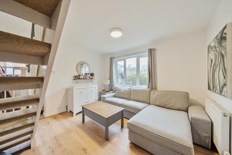 undefined, Eyston Drive, Weybridge, Surrey, KT13