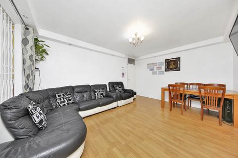 2 bedroom flat for sale, Queens Drive, Leyton, E10