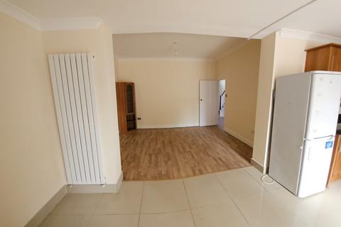 4 bedroom semi-detached house to rent, London E12