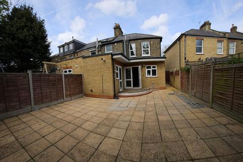 4 bedroom semi-detached house to rent, London E12
