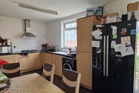 3 bedroom semi-detached house for sale, Amersham Road, Romford, Essex. RM3 9JA