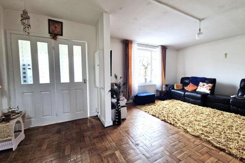 3 bedroom semi-detached house for sale, Amersham Road, Romford, Essex. RM3 9JA